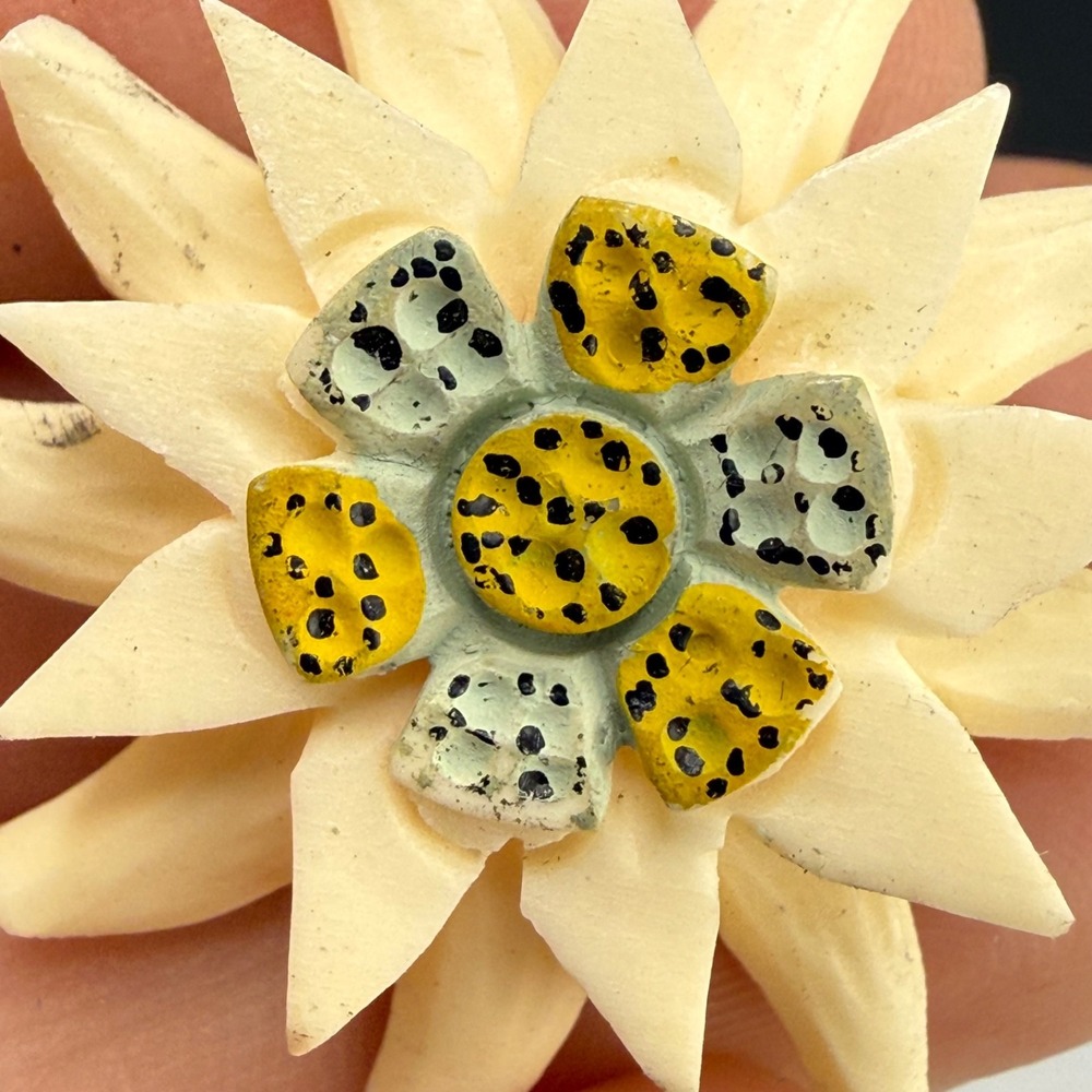 Vintage Estate Flower Brooch Cream Carved Floral Pin 1.25in